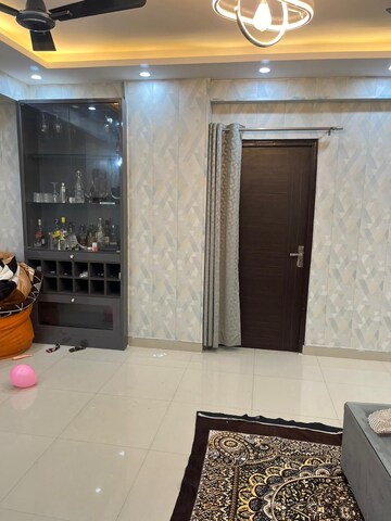 Furnished Amenities in 3 BHK Apartment at VVIP Mangal, Raj Nagar Extension – for Rent