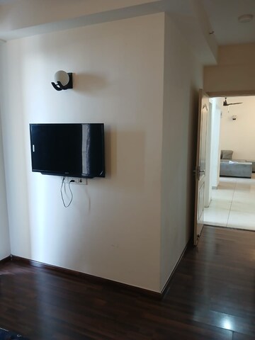 Room in 2 BHK Apartment at Pakhowal Road – for Rent