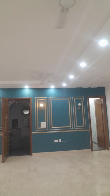 Furnished Amenities in 3 BHK Builder Floor at Eros Rosewood City, Sector 49 – for Rent