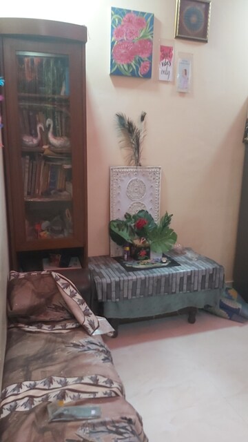 Living Room in 2.5 BHK Apartment at Mayur Vihar – for Sale