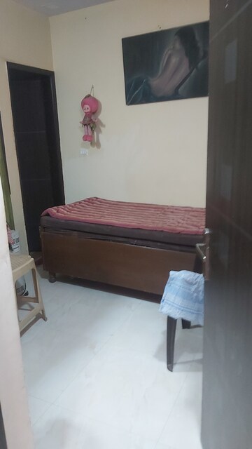 Bedroom in 2.5 BHK Apartment at Mayur Vihar – for Sale