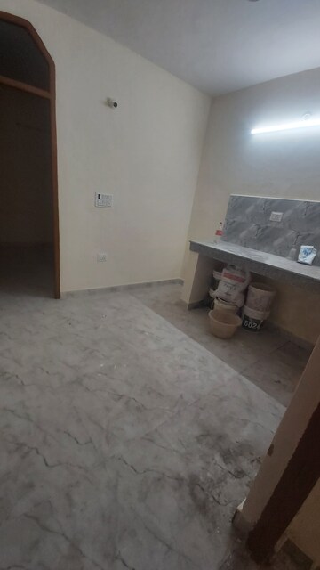 Gym in 1.5 BHK Builder Floor at Mayur Vihar – for Rent