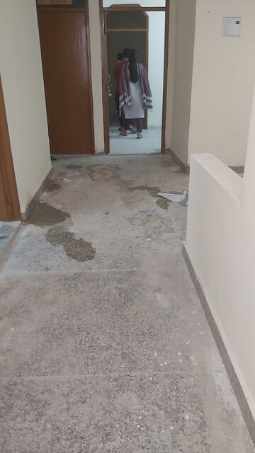 Furnished Amenities in 1.5 BHK Builder Floor at Mayur Vihar – for Rent