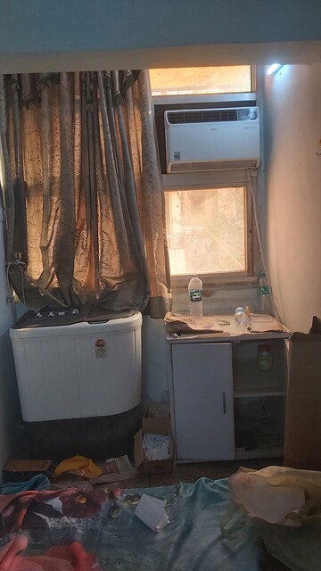 Furnished Amenities in 1 RK Apartment at Mayur Vihar – for Rent