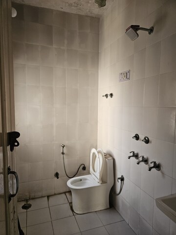 Bathroom in 2 BHK Apartment at Mayur Vihar 1 – for Rent