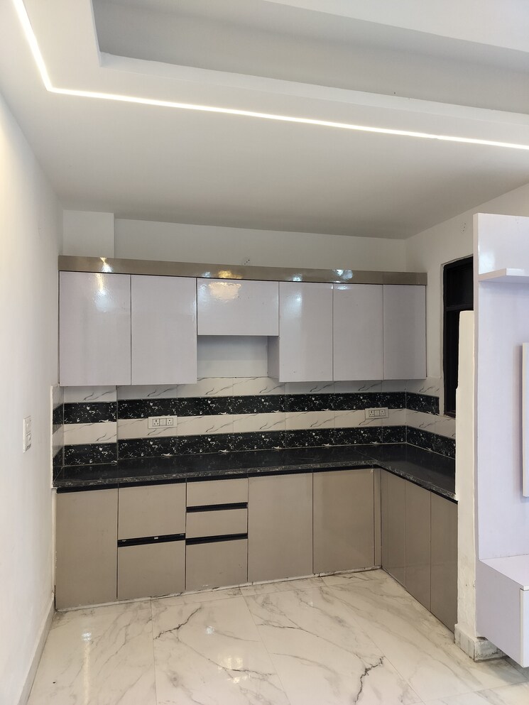 Kitchen, msp-arihant-apartments 3 Bedroom 1325 Sq.Ft. Builder Floor In Sector 73 Noida 8209197