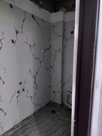 Bathroom in 3 BHK Builder Floor at MSP Arihant Apartments, Sector 73 – for Sale
