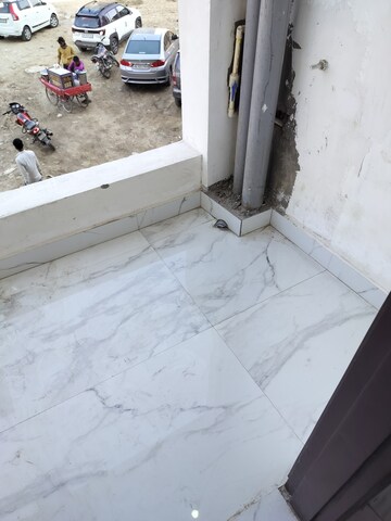 Balcony in 1 RK Independent House at RWA Apartments Sector 71, Sector 71 – for Rent