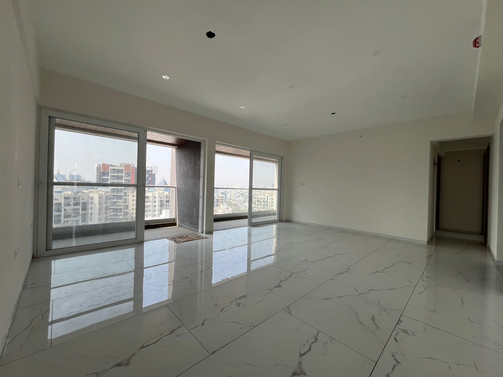 4 BHK + Pooja Room,Study Room 3165 Sq.Ft. Apartment in Kolte Patil 24K Glitterati