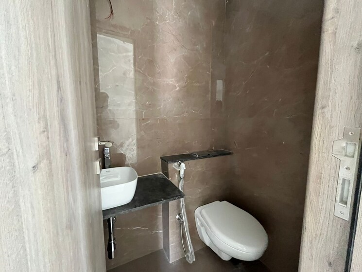 Bathroom, kolte-patil-24k-glitterati 4 Bedroom 3165 Sq.Ft. Apartment In Pimple Nilakh Pune 8209222