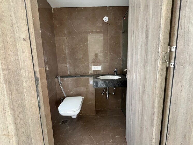Bathroom, kolte-patil-24k-glitterati 4 Bedroom 3165 Sq.Ft. Apartment In Pimple Nilakh Pune 8209222