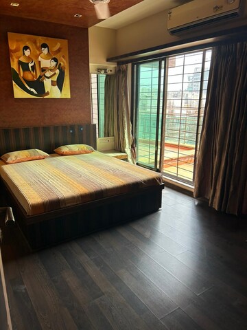 Bedroom in 3 BHK Apartment at Bandra West – for Rent