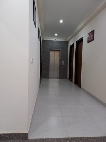 Building Lobby in 1 RK Builder Floor at RWA Residential Society, Sector 40 – for Rent