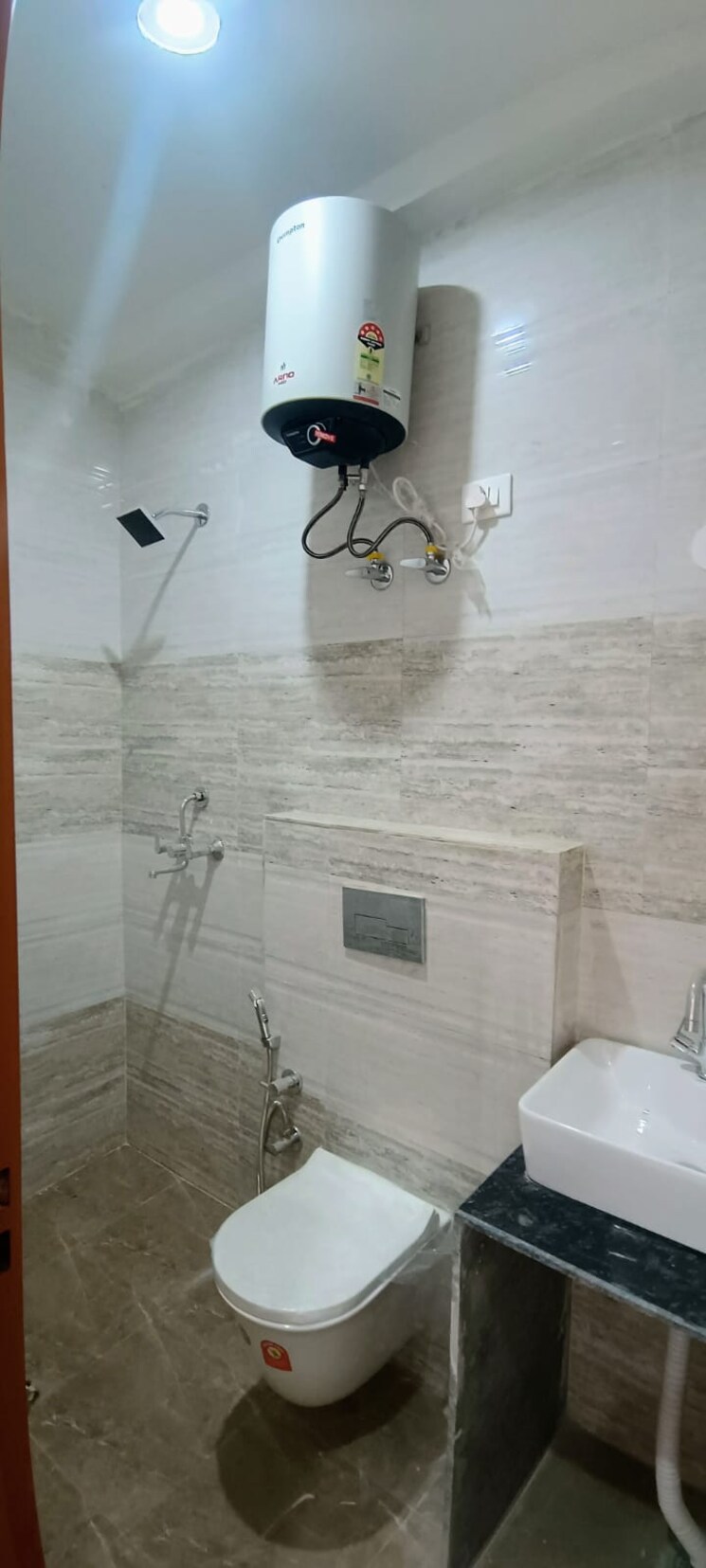 Bathroom, rwa-residential-society 1 RK 300 Sq.Ft. Builder Floor In Sector 40 Gurgaon 8209226