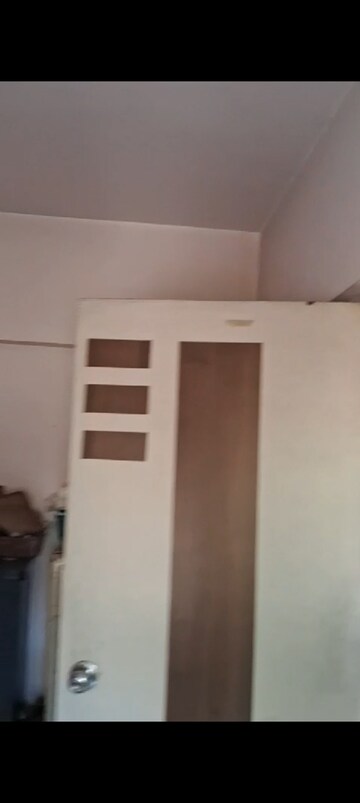 Room in 1 BHK Apartment at Kurla East – for Rent