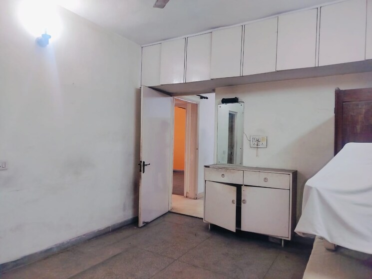 Room, sarita vihar 3 Bedroom 1500 Sq.Ft. Apartment In Sarita Vihar Delhi 8209260