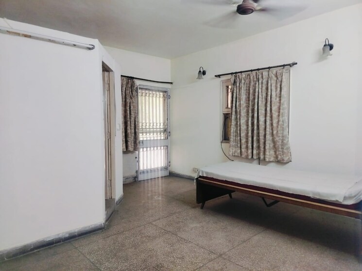 Room, sarita vihar 3 Bedroom 1500 Sq.Ft. Apartment In Sarita Vihar Delhi 8209260