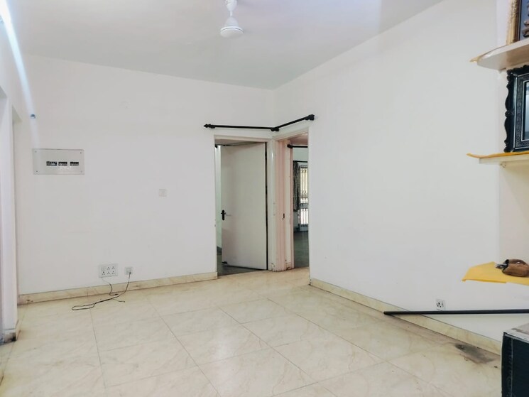 Room, sarita vihar 3 Bedroom 1500 Sq.Ft. Apartment In Sarita Vihar Delhi 8209260