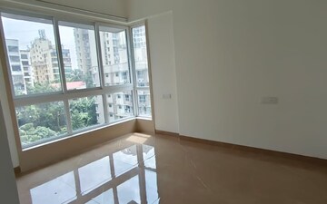 Office Space For Rent in Express Zone, Malad East
