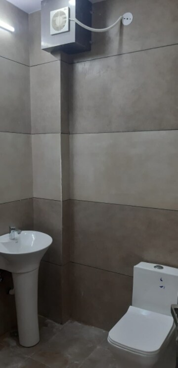 Bathroom in 4 BHK Villa at Mansarovar – for Sale
