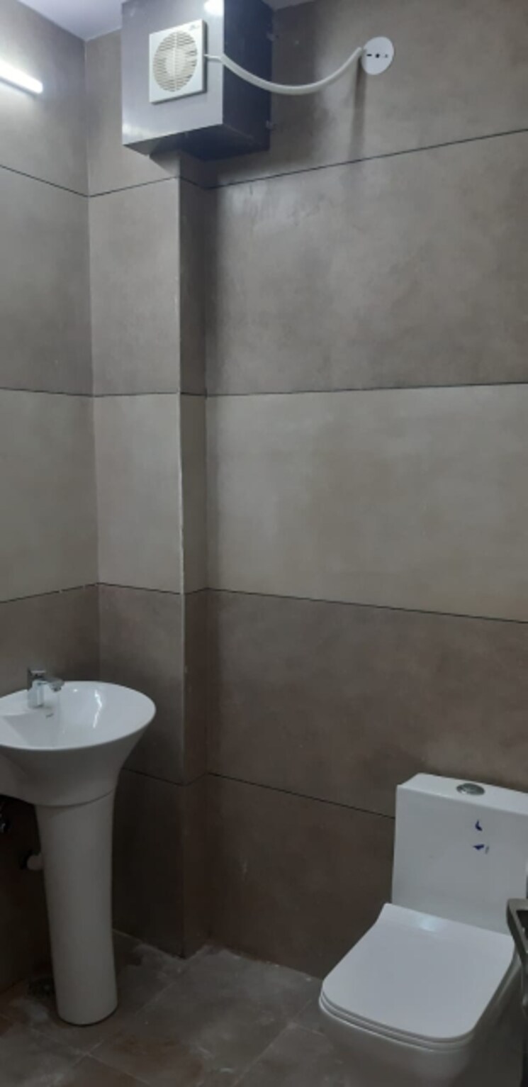 Bathroom, mansarovar 4 Bedroom 100 Sq.Yd. Villa In Mansarovar Jaipur 8209305
