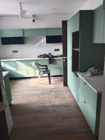 Kitchen in 5 BHK Villa at Unitech Uniworld Resorts-The Residences, Sector 33 – for Rent