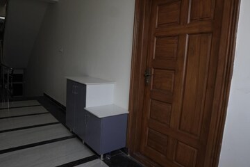 Room in 3 BHK Apartment at Raghavendra Arcade, Kondapur – for Rent