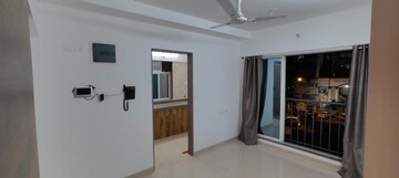 Room in 1 BHK Apartment at Solitaire Malad West, Malad West – for Rent