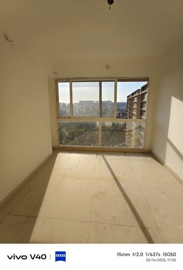 Room in 3 BHK Apartment at Moreshwar 19 East, Nerul – for Sale