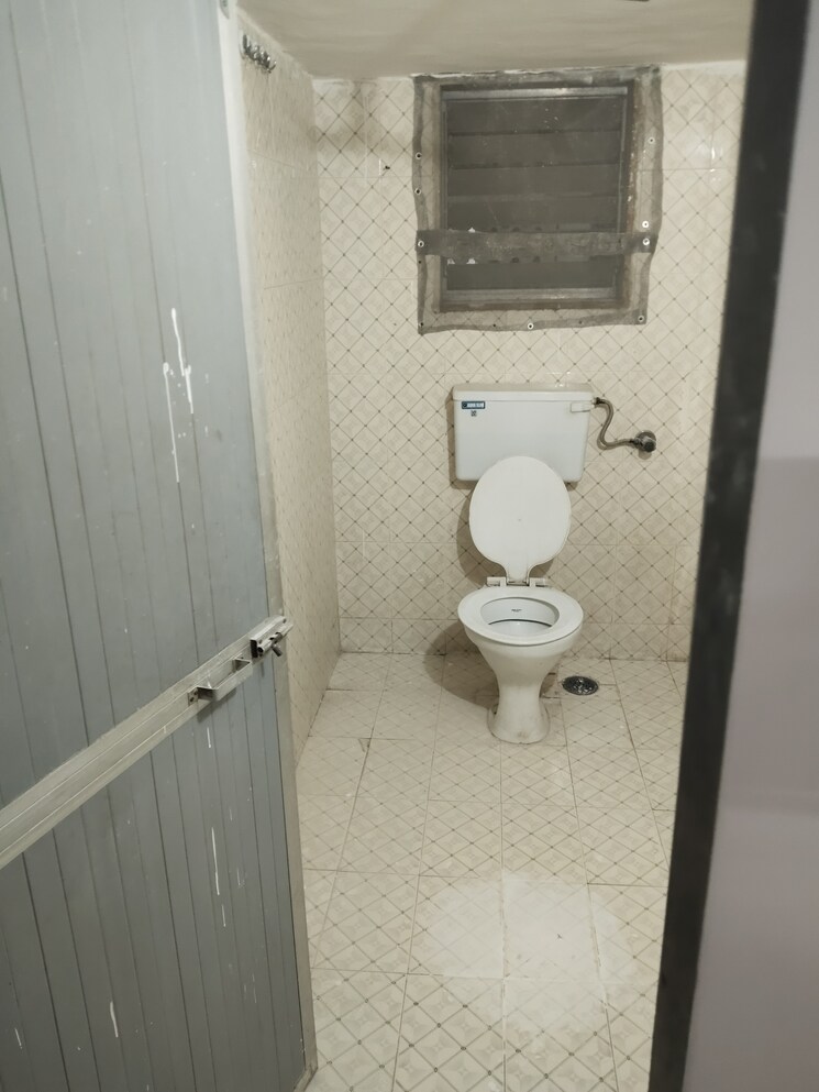 Bathroom, divya-jyoti-chs-vashi 2 Bedroom 900 Sq.Ft. Apartment In Vashi Sector 28 Navi Mumbai 8209454