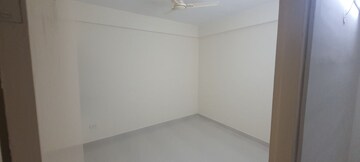 Room in 2 BHK Apartment at Signature Orchard Avenue 2, Sector 93 – for Rent