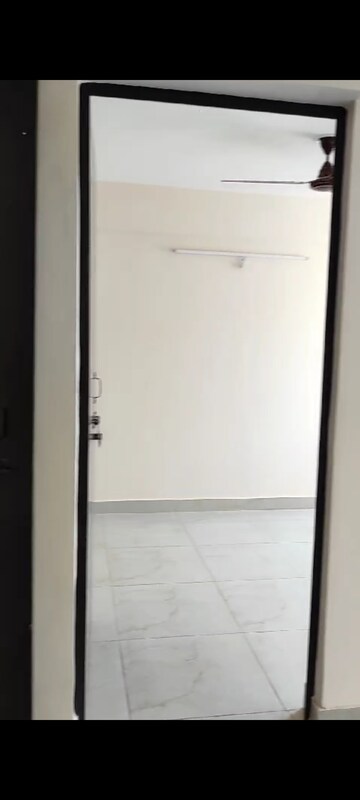 Room in 1 BHK Apartment at Wave City, Wave City – for Rent