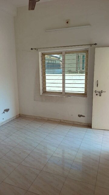Room in 3 BHK Independent House at Naranpura – for Rent