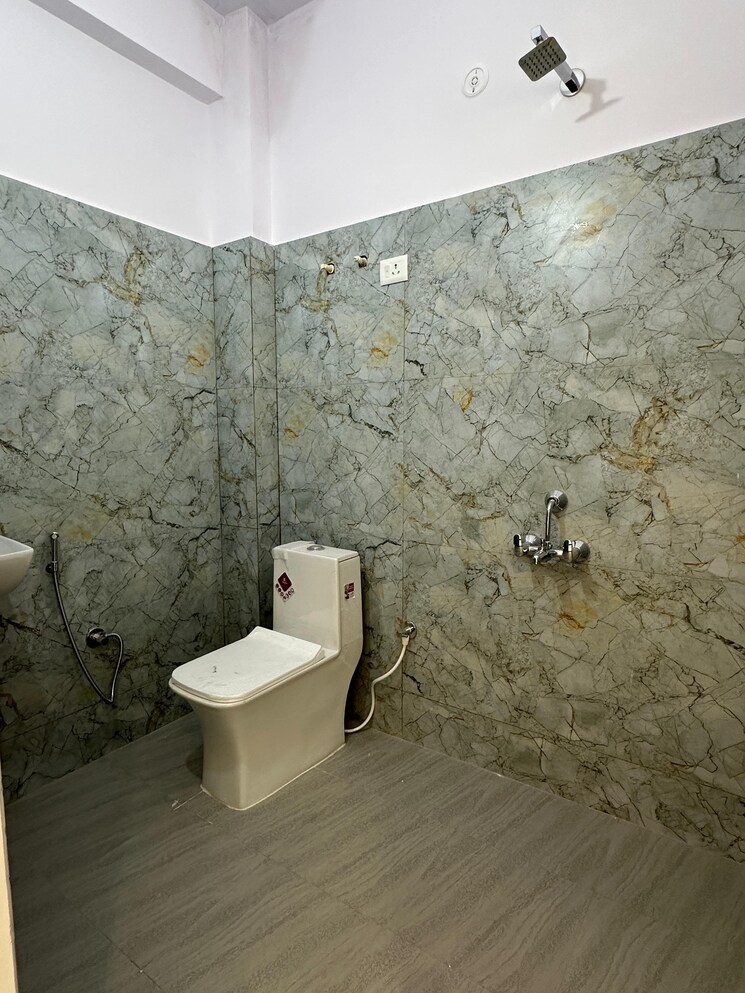 Bathroom, kalwar road 4 Bedroom 1950 Sq.Ft. Villa In Kalwar Road Jaipur 8209671