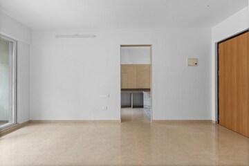 Room in 2 BHK Apartment at Dosti Greenscape, Hadapsar – for Sale