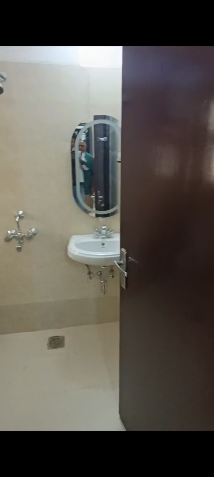 Bathroom, bptp-park-elite-floors 3 Bedroom 250 Sq.Yd. Builder Floor In Sector 85 Faridabad 8209700