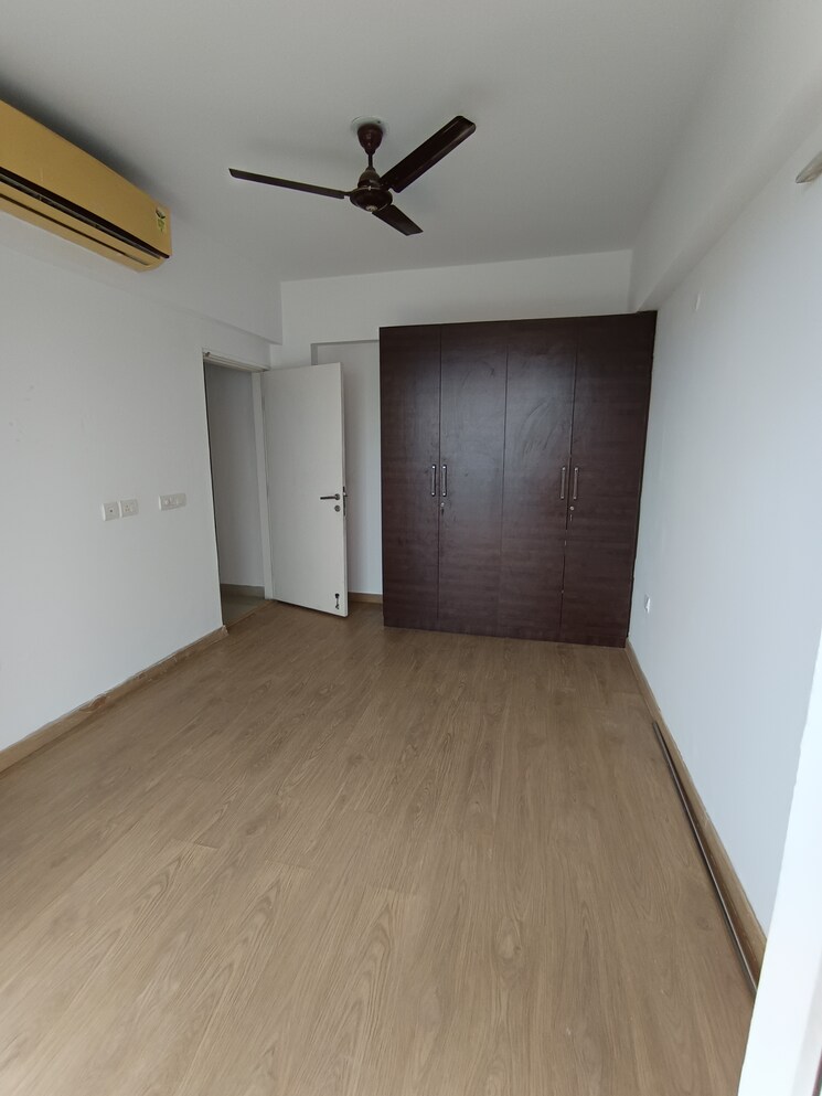 Room, shapoorji-pallonji-joyville-gurgaon 3 Bedroom 1852 Sq.Ft. Apartment In Sector 102 Gurgaon 8209659
