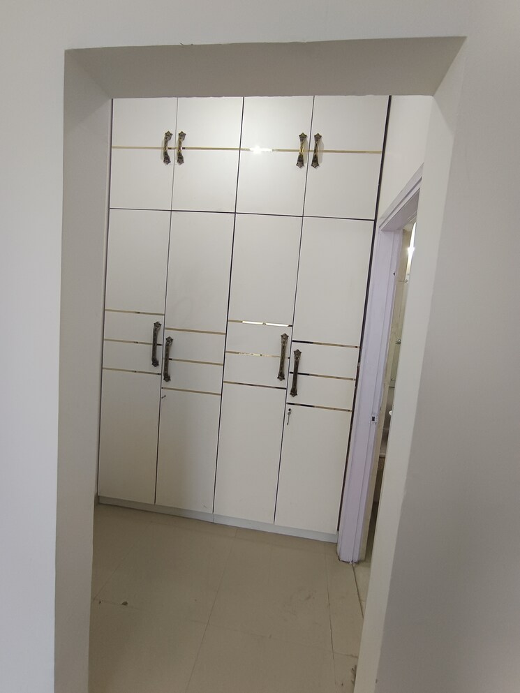 Bathroom, emaar-imperial-gardens 3.5 Bedroom 2025 Sq.Ft. Apartment In Sector 102 Gurgaon 8209703