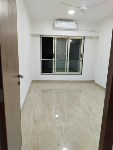 Room in 3 BHK Apartment at Acropolis CHS, Vile Parle West – for Rent