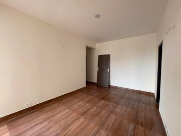 Room in 3 BHK Apartment at Ansal Highland Park, Sector 103 – for Rent