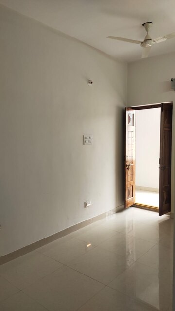 Room in 1 BHK Builder Floor at Begumpet – for Rent