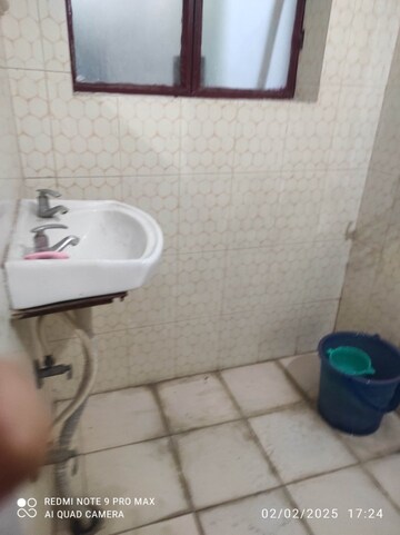 Bathroom in 2 BHK Villa at Gomti Nagar – for Rent