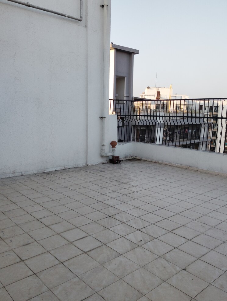 Balcony, griha-pravesh 3 Bedroom 2569 Sq.Ft. Penthouse In Sector 77 Noida 8209869