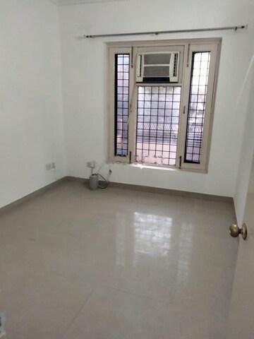 Room in 3.5 BHK Apartment at SS Almeria, Sector 84 – for Rent