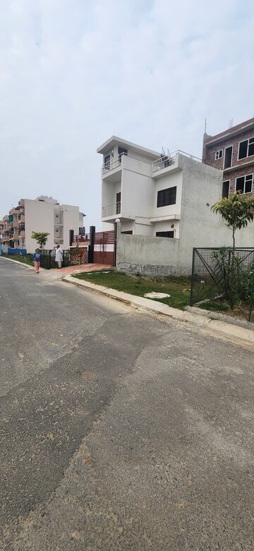  Plot – Exterior View View at Wave City, Wave City - for Sale