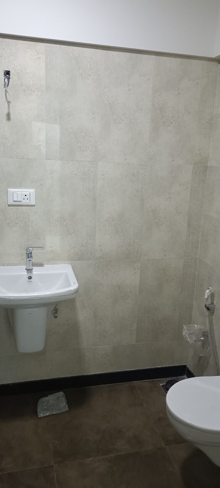 Bathroom, new-india-himalaya 3 Bedroom 1000 Sq.Ft. Apartment In Andheri East Mumbai 8209882
