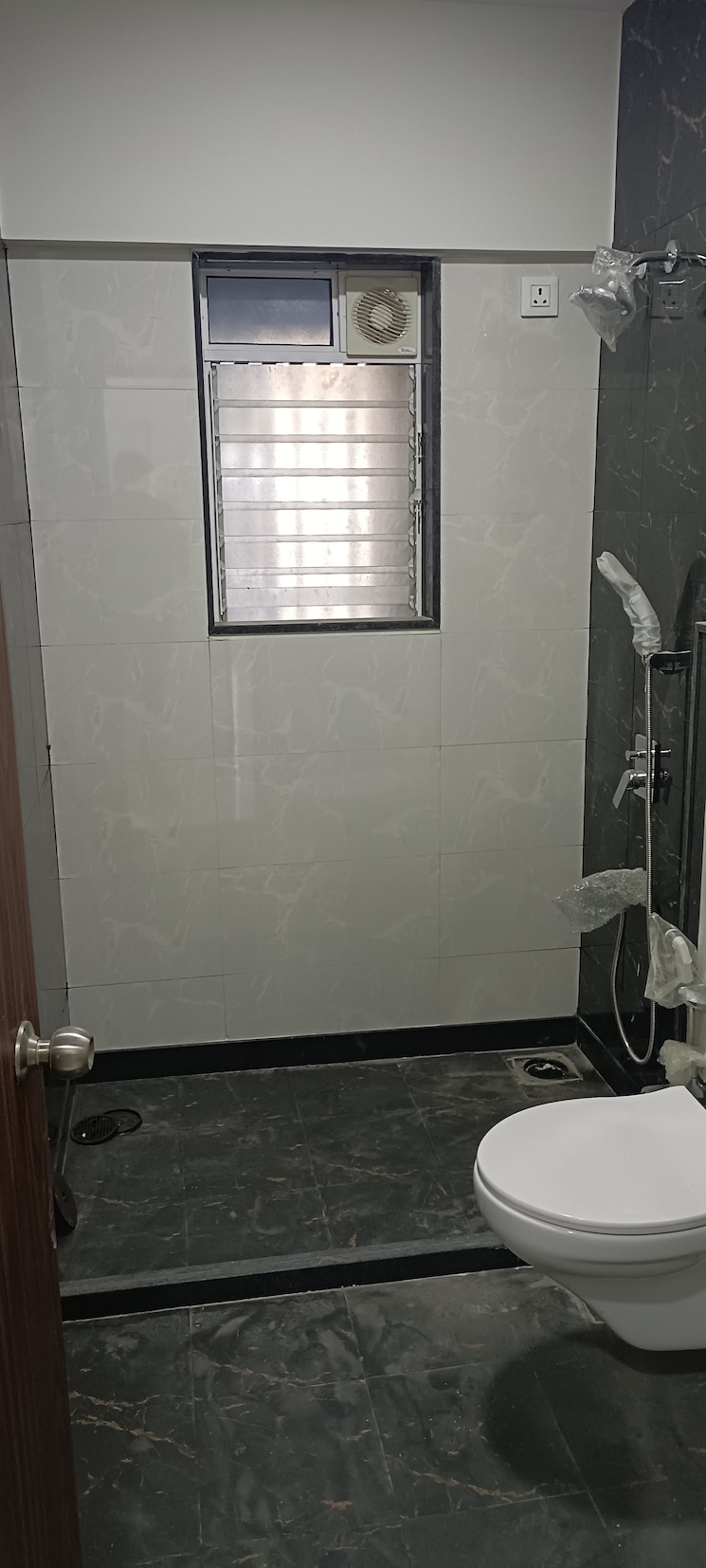 Bathroom, new-india-himalaya 3 Bedroom 1000 Sq.Ft. Apartment In Andheri East Mumbai 8209882