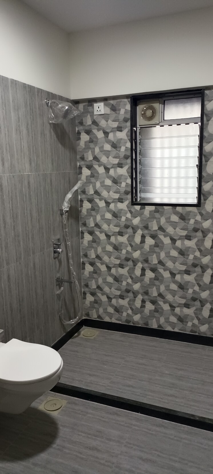Bathroom, new-india-himalaya 3 Bedroom 1000 Sq.Ft. Apartment In Andheri East Mumbai 8209882