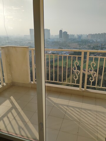 3.5 BHK Apartment For Rent in Emaar Palm Gardens, Sector 83