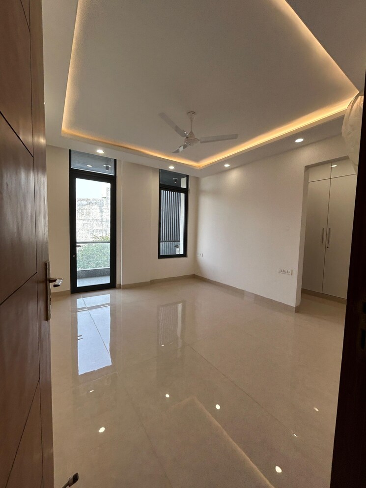 Room, empire-floors 3 Bedroom 2200 Sq.Ft. Builder Floor In Sector 57 Gurgaon 8209916
